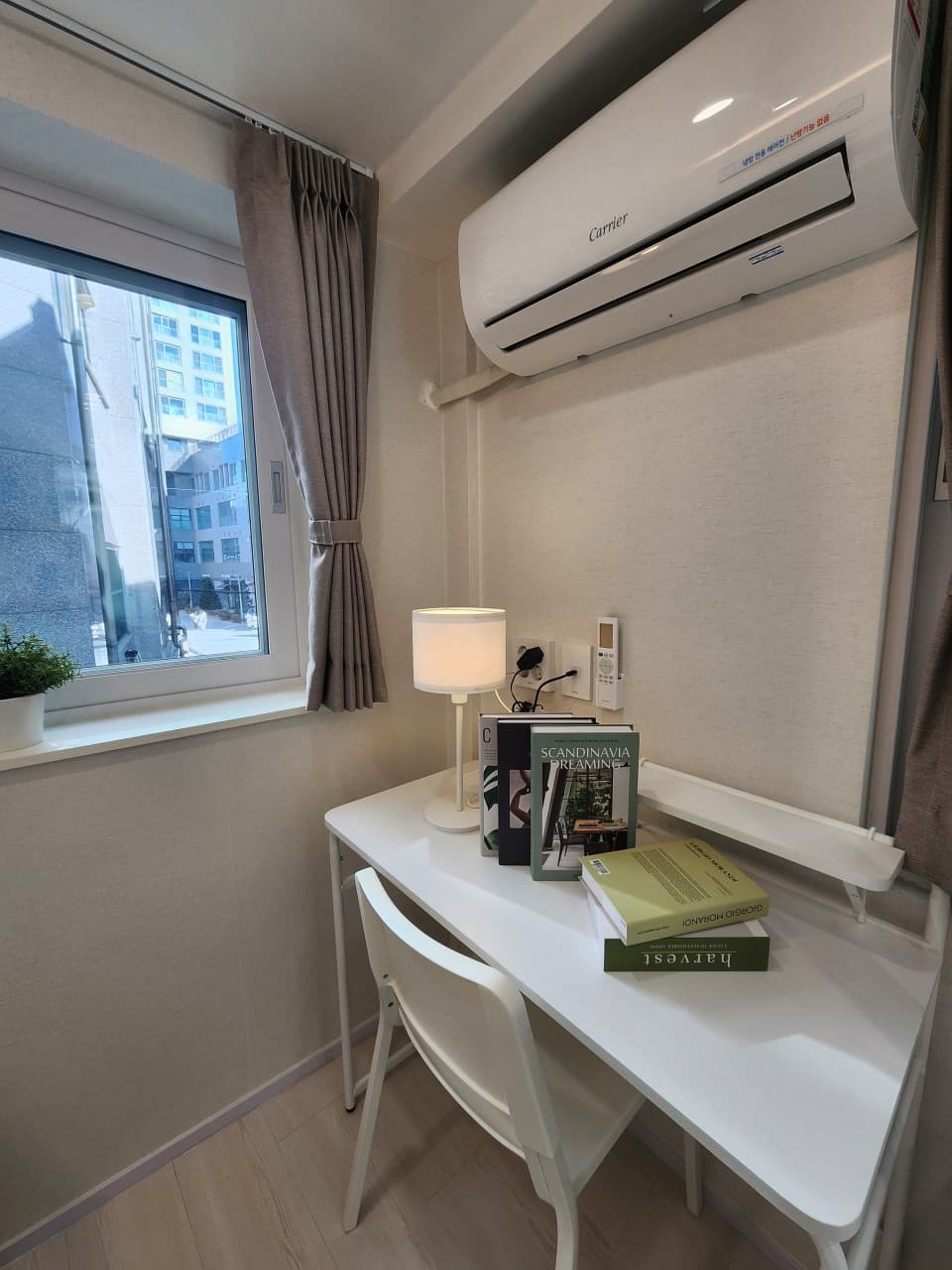 Standard Room (Deposit: 300,000 won) — photo 2 of 6