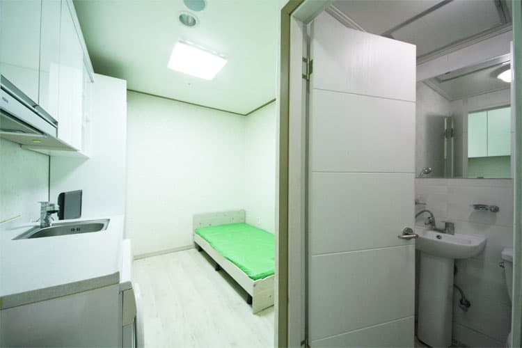 Studio Tel (300,000–400,000 KRW/month) — photo 1 of 10