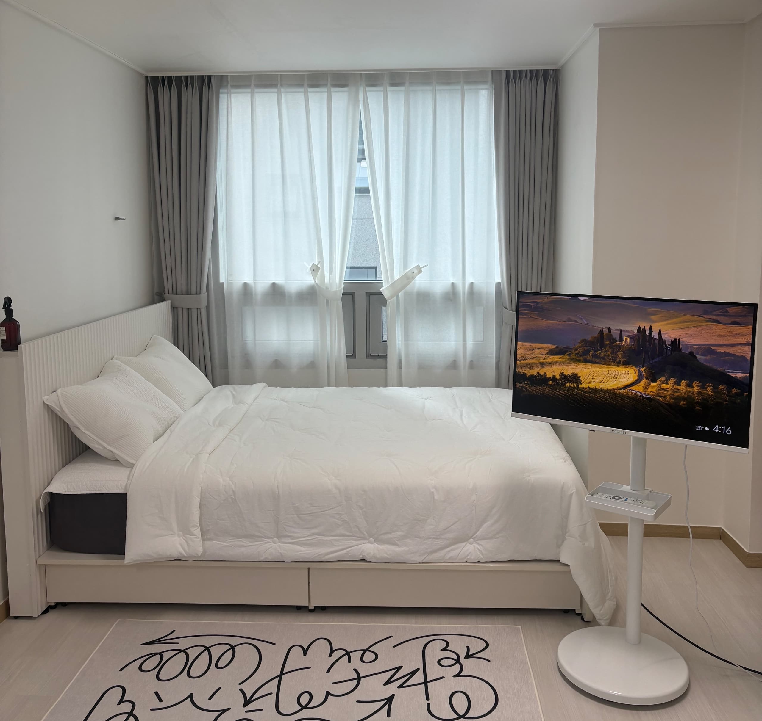 Dangsan/Hongdae Station ⭐️ Fully Furnished White Room — photo 1 of 12