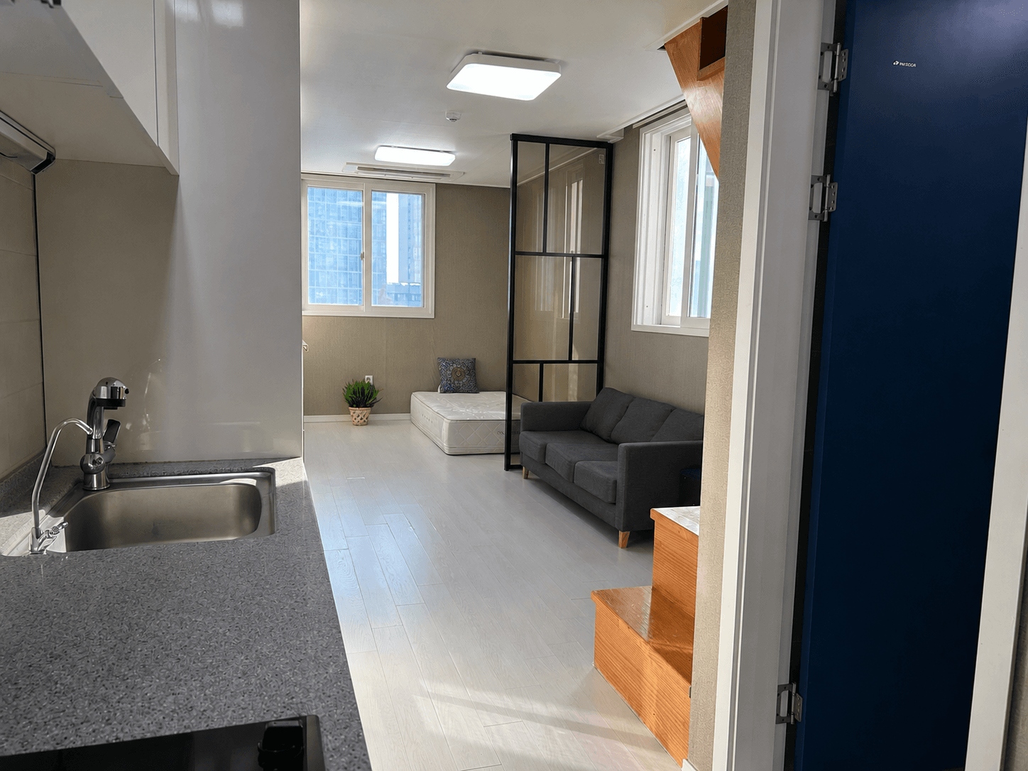 Woncheon Samsung Ajou Extra-Large Loft Studio โ photo 2 of 9