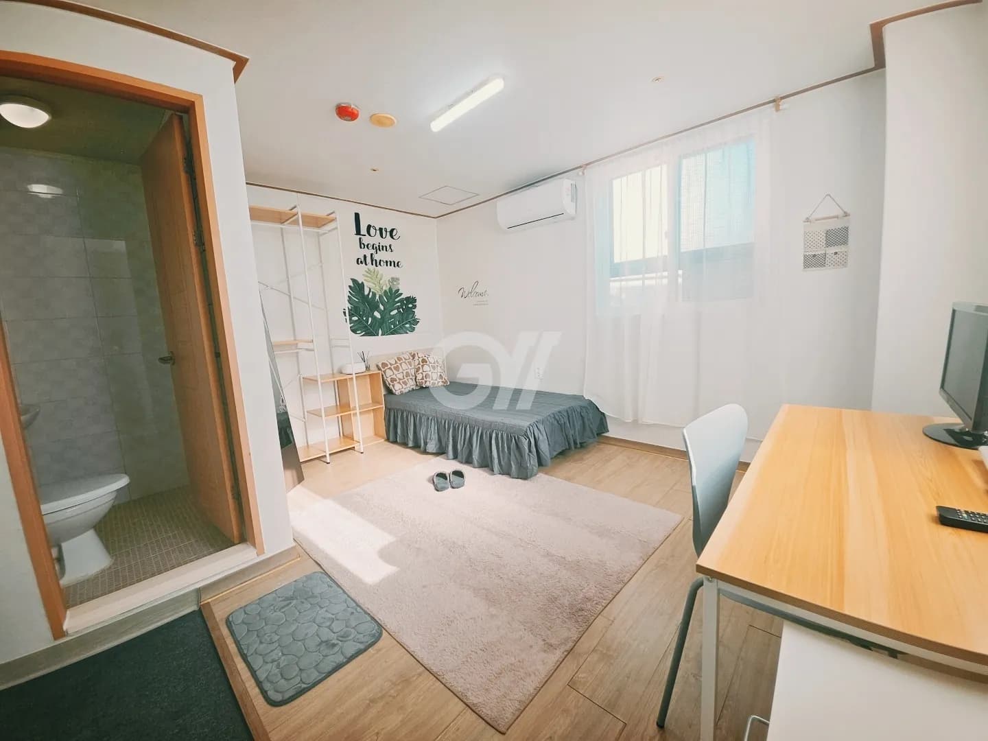 Exterior Wide Basic Room (Deposit 100,000 Won) — photo 2 of 7