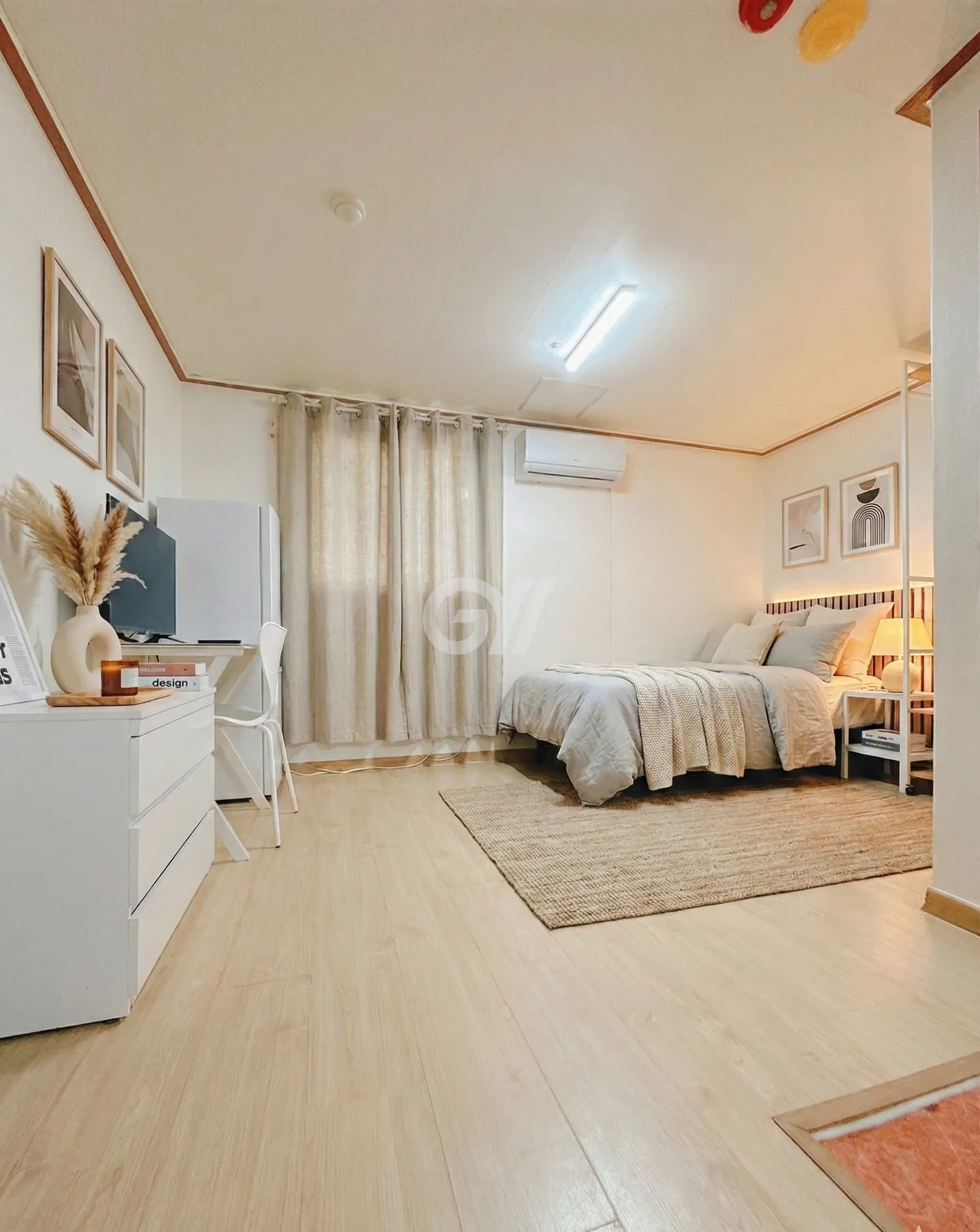 Exterior Wide Basic Room (Deposit 100,000 Won) — photo 1 of 7