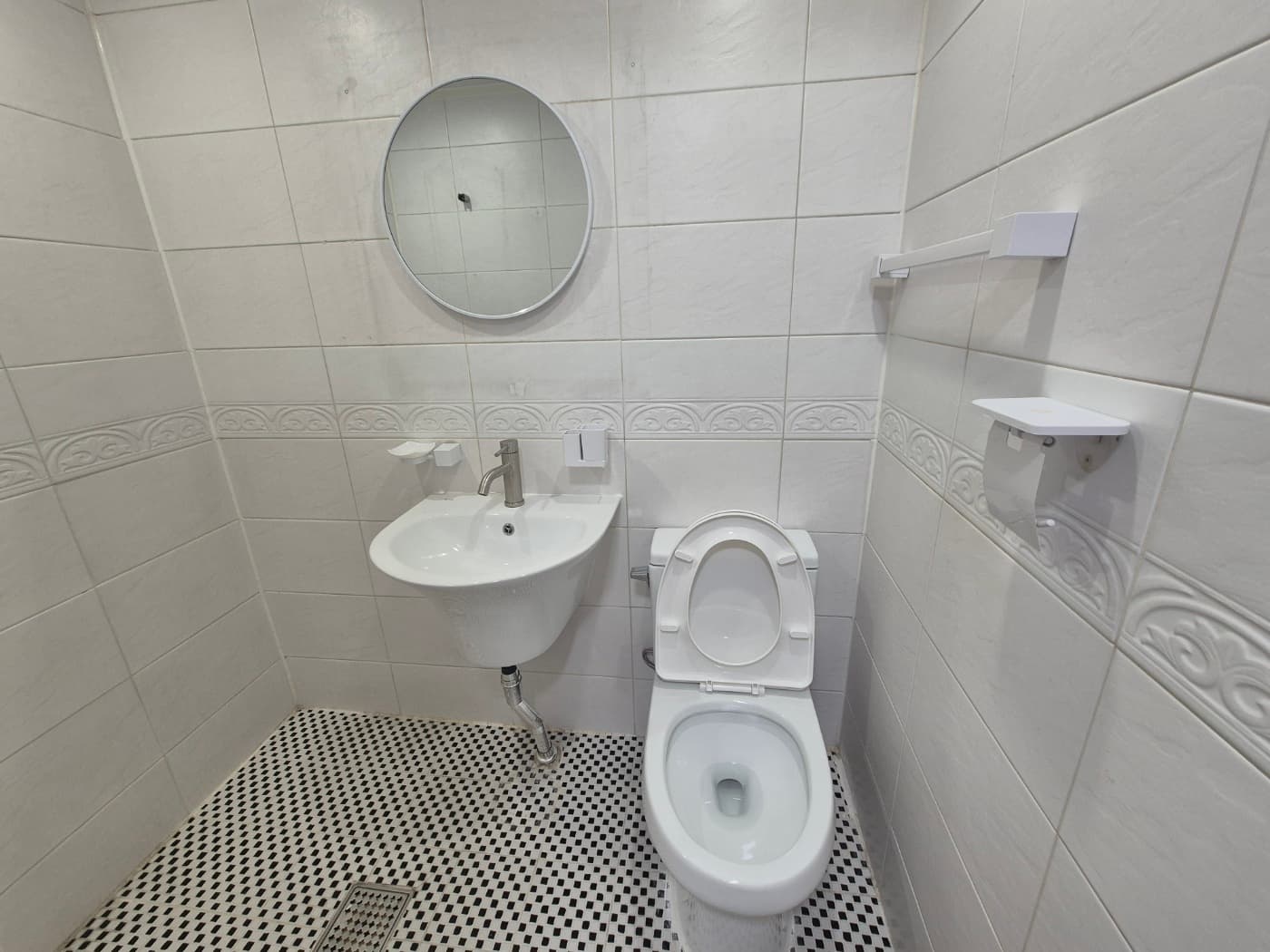 Standard Single Room 304 — photo 7 of 7