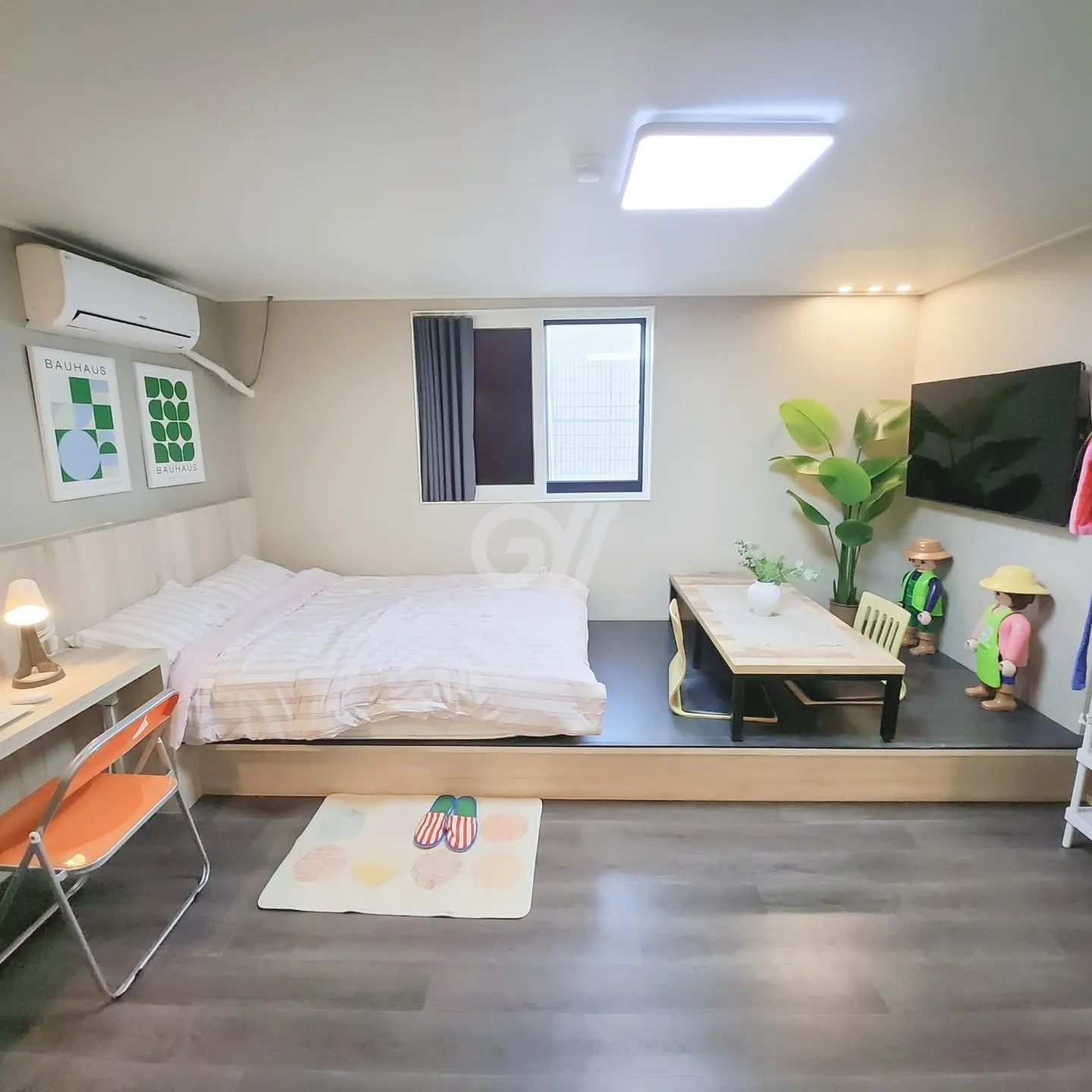 Deluxe Room for 2 (Deposit 200,000 KRW) — photo 1 of 7