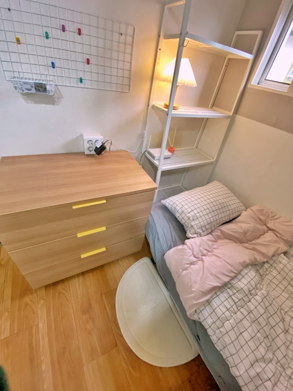 Unit 406, Unit 401, Unit 305 -- Deposit 100,000 Won — photo 2 of 15