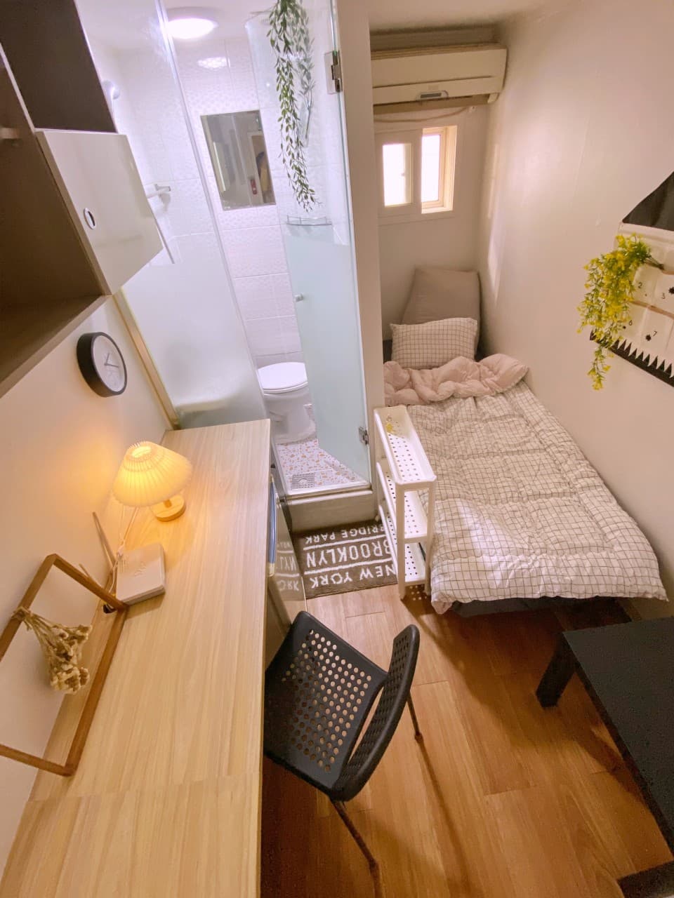 Room 201 . Big Fully Furnished -- Deposit 100,000 KRW — photo 5 of 5
