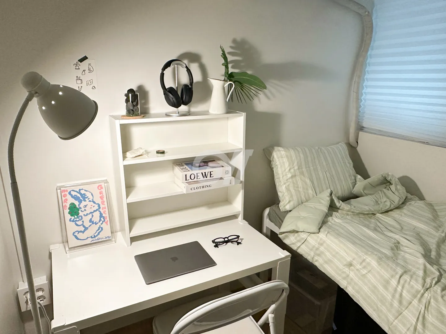 Window Plus (Deposit 100,000 won) — photo 1 of 2