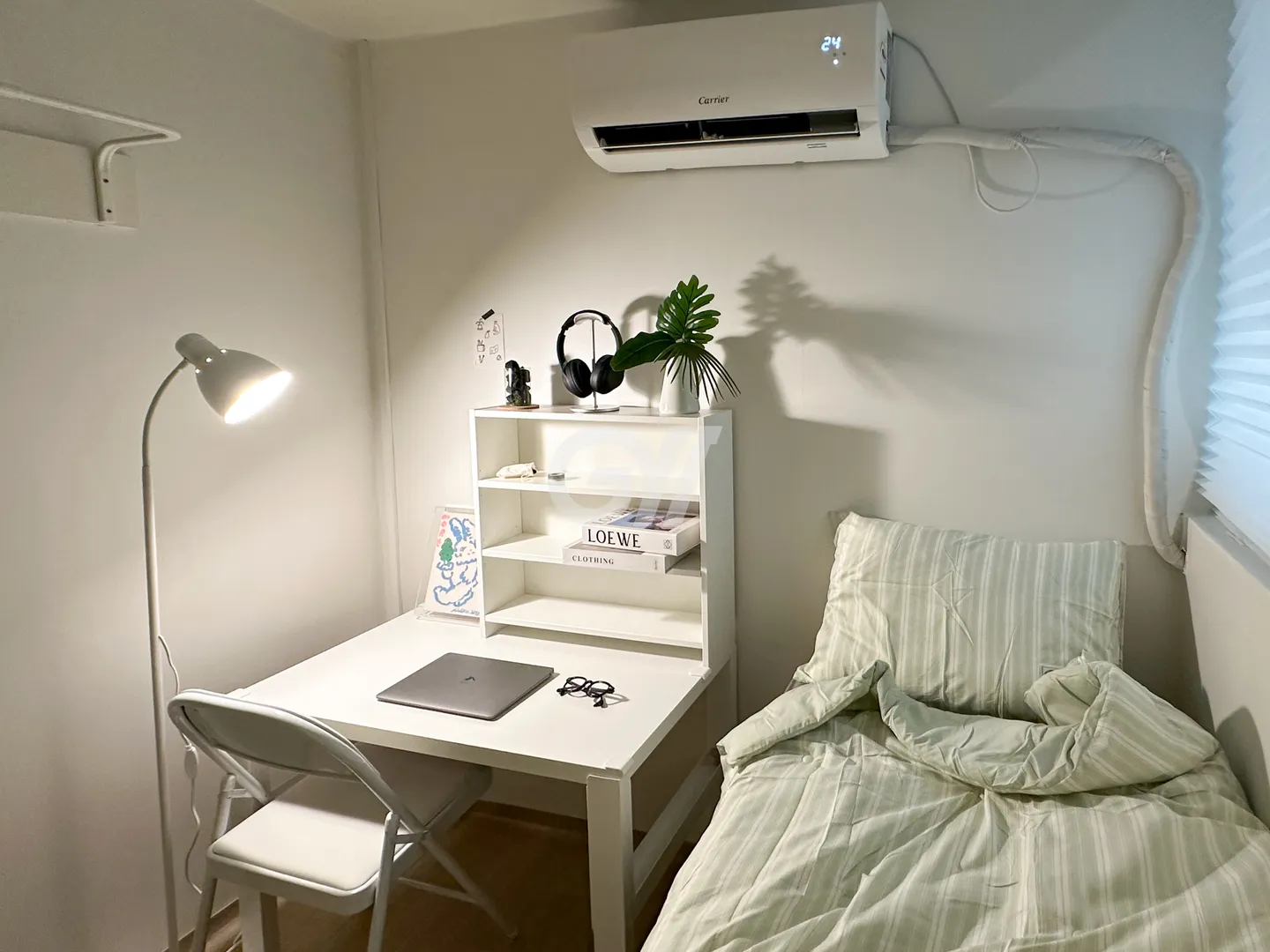 Window Plus (Deposit 100,000 won) — photo 2 of 2