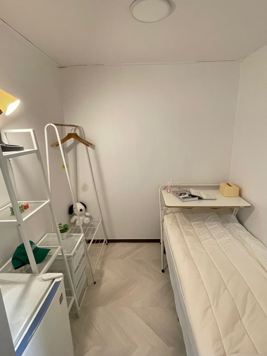 Inner Window Room (Deposit 100,000 Won) — photo 2 of 3