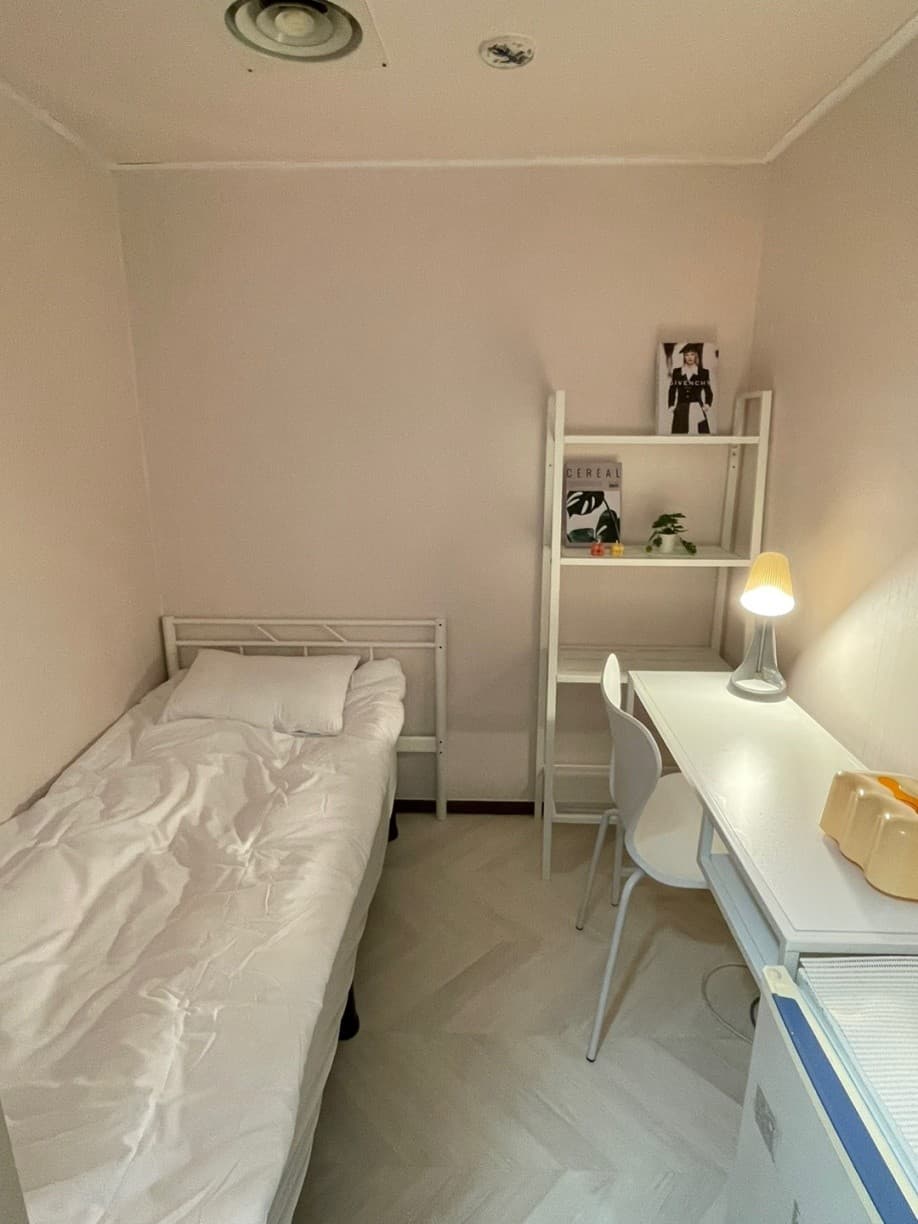 Inner Window Room (Deposit 100,000 Won) — photo 3 of 3