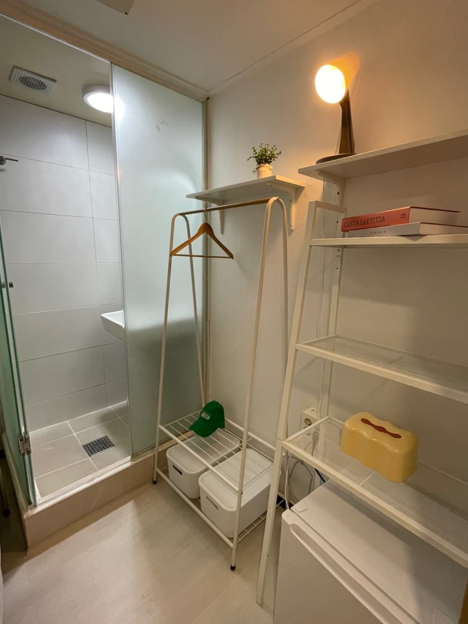 Room 301 Shower Room (Deposit 100,000 KRW) — photo 1 of 2