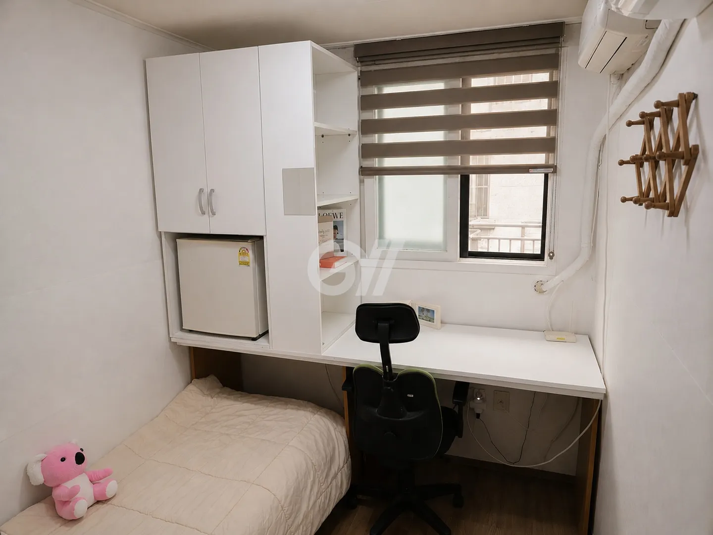 Mini Room 32 (Women Only) — photo 2 of 2