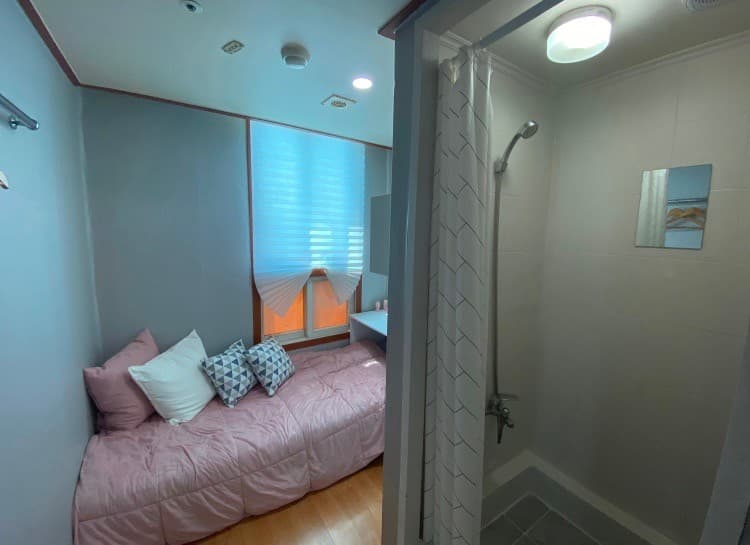 Room A (Deposit: 100,000 won) — photo 1 of 3