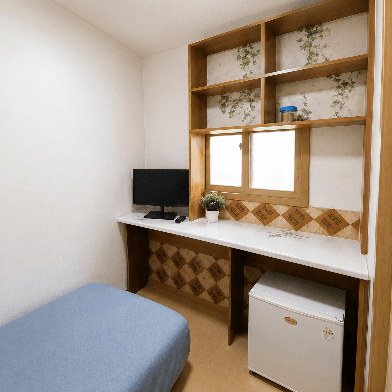 Room 26 Mini Room (Deposit 70,000 won) — photo 1 of 2