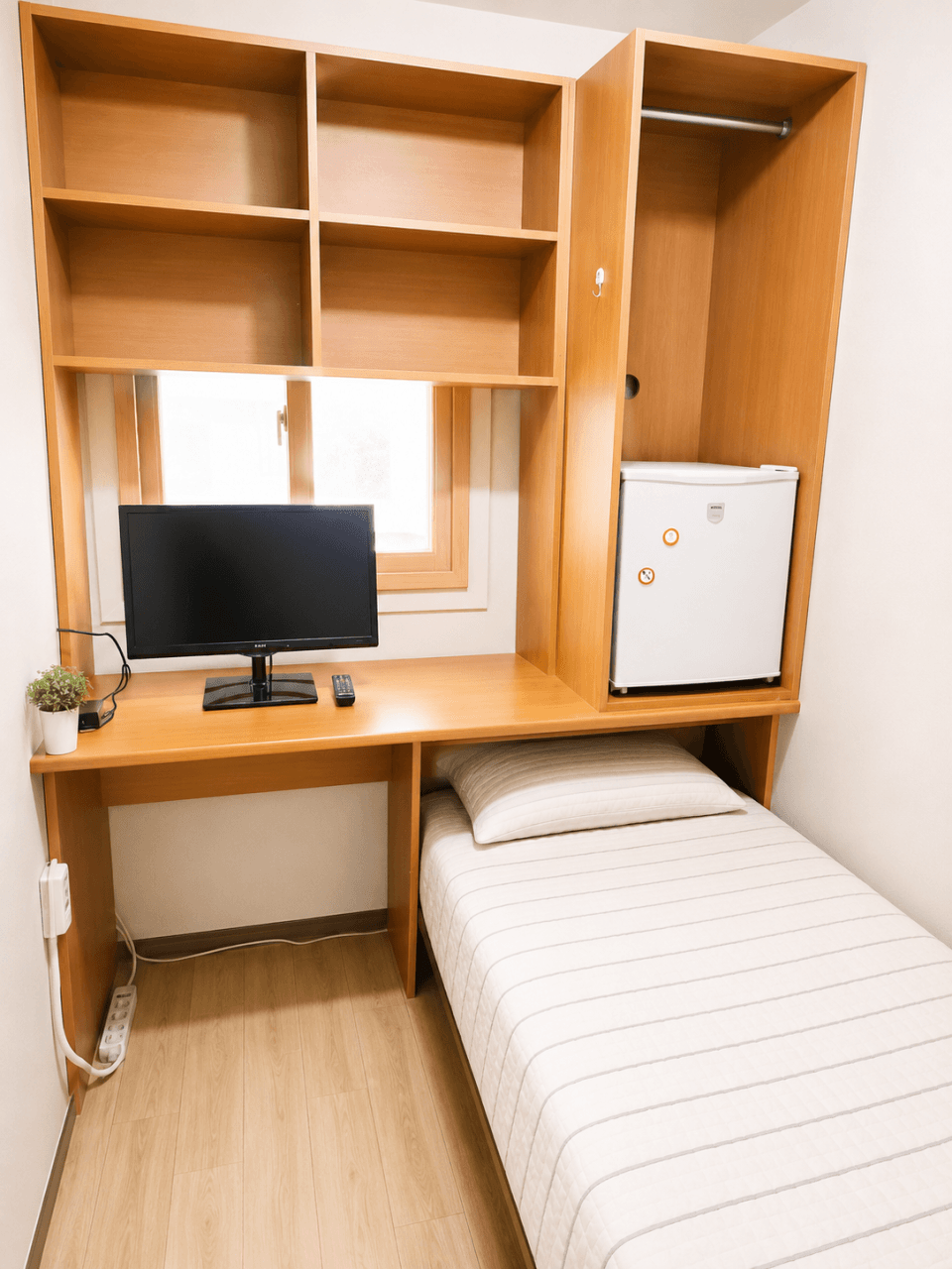 Room 25 Mini Room (Deposit 70,000 won) — photo 1 of 2