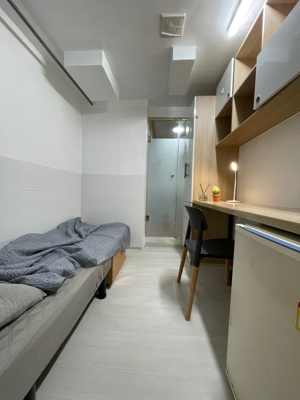 Room 319 (Deposit 30,000 won) — photo 1 of 3