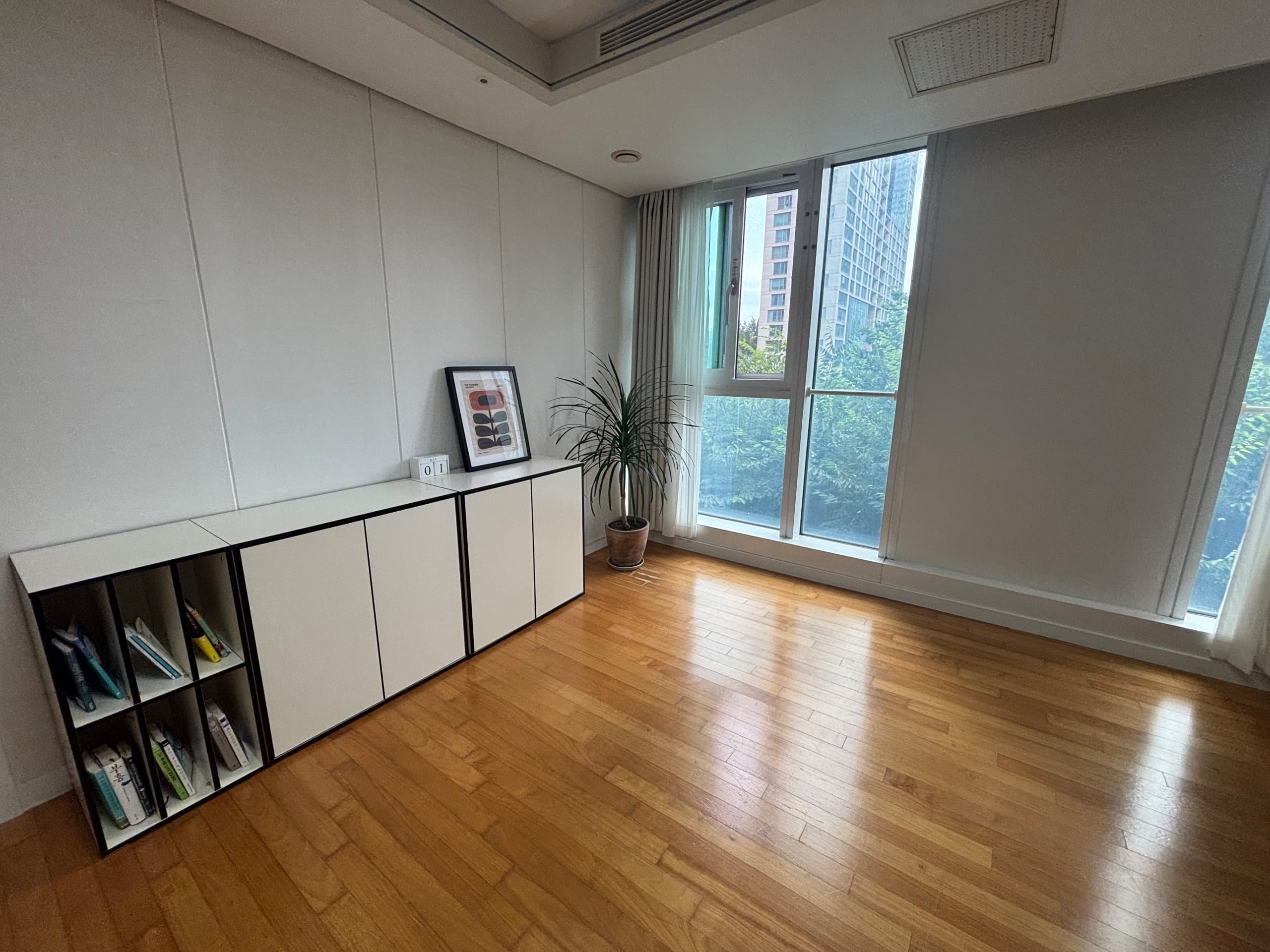 Songdo Fully Furnished Up to 4 Guests — photo 1 of 10