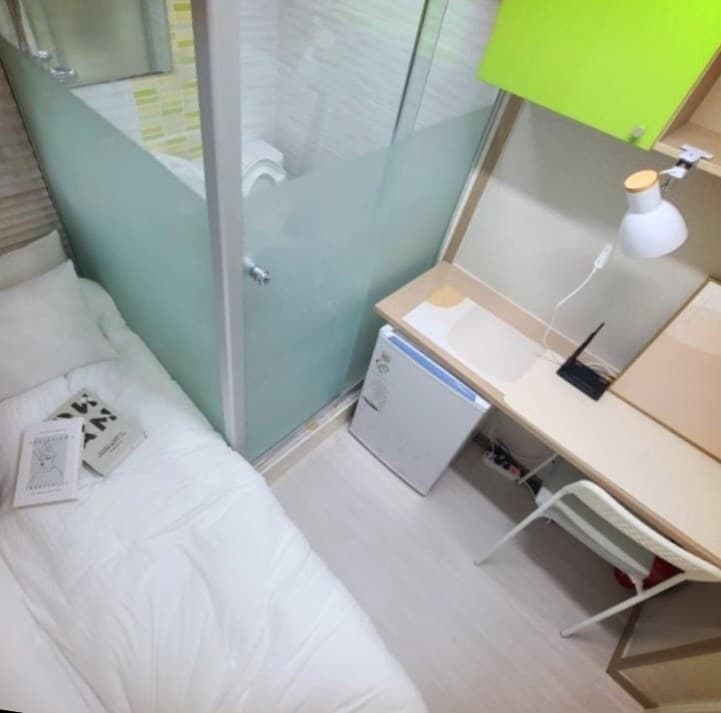 Standard A Exterior Window (Deposit 100,000 KRW) — photo 2 of 12