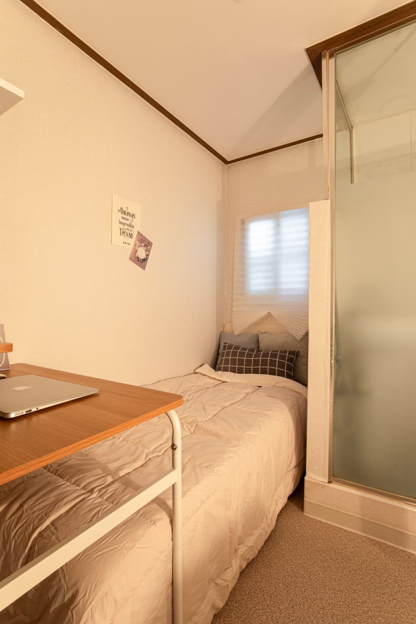Standard (External Window) - Deposit 200,000 KRW — photo 1 of 2
