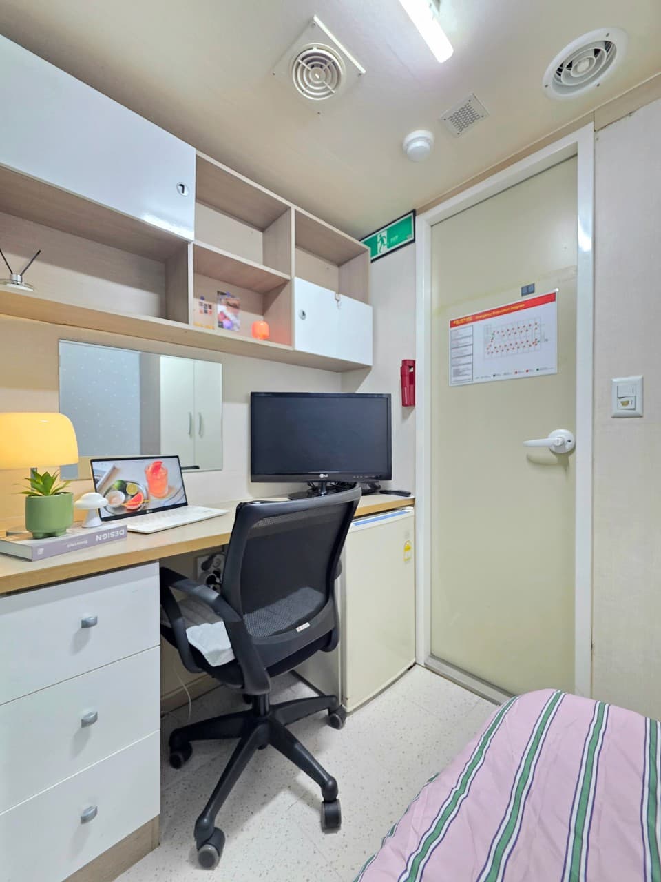 Inner Window Studio (Deposit 100,000 KRW) — photo 7 of 7