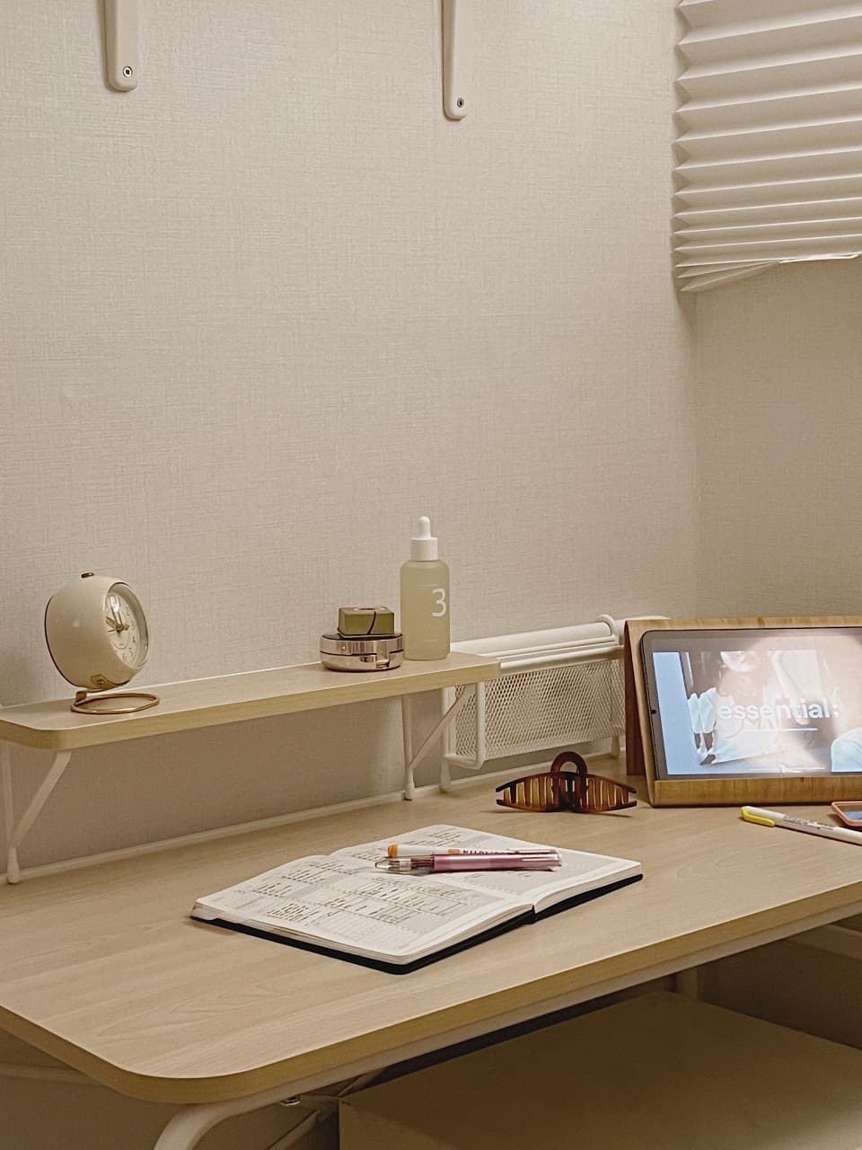 Clean Exterior Window Room (Deposit 100,000 Won) — photo 2 of 7