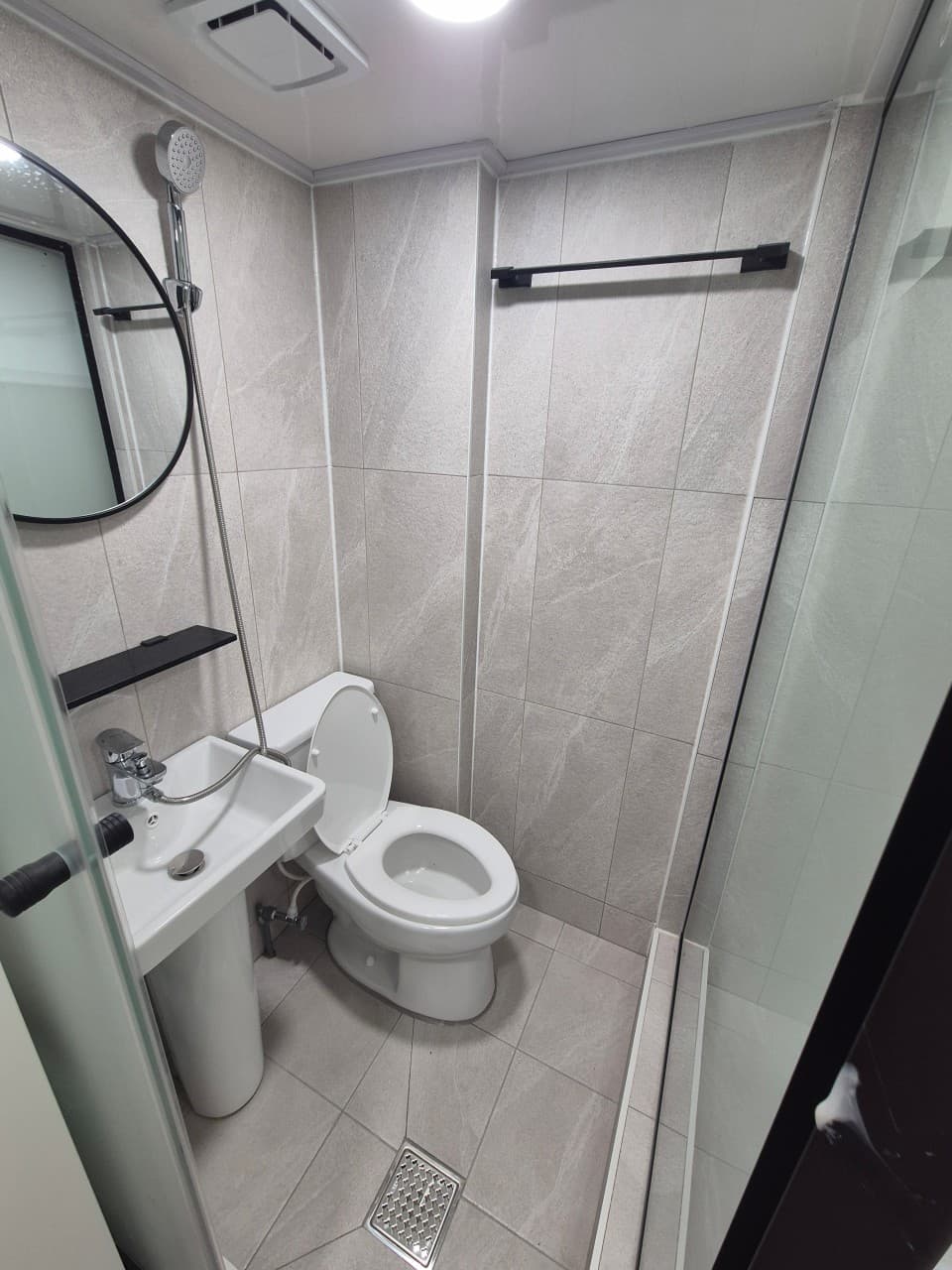 Deluxe (Deposit 300,000 KRW) — photo 16 of 16