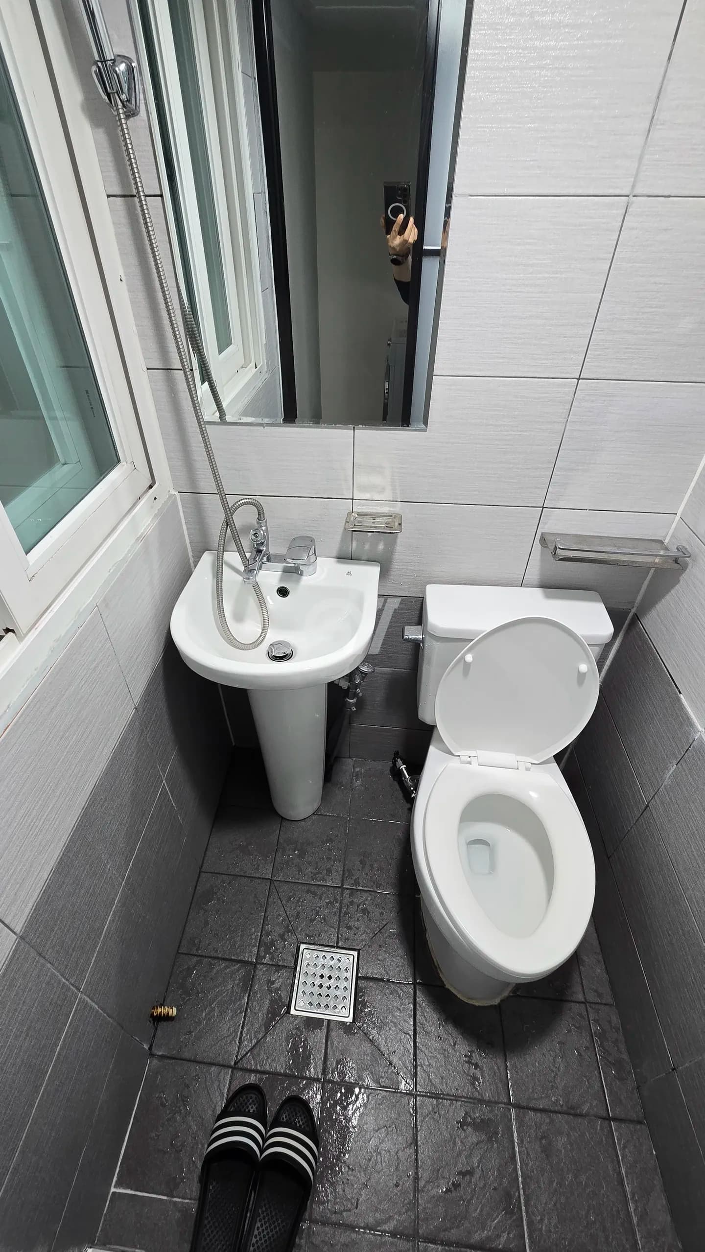 Deluxe Room 401 (Deposit 100,000 won) — photo 4 of 4