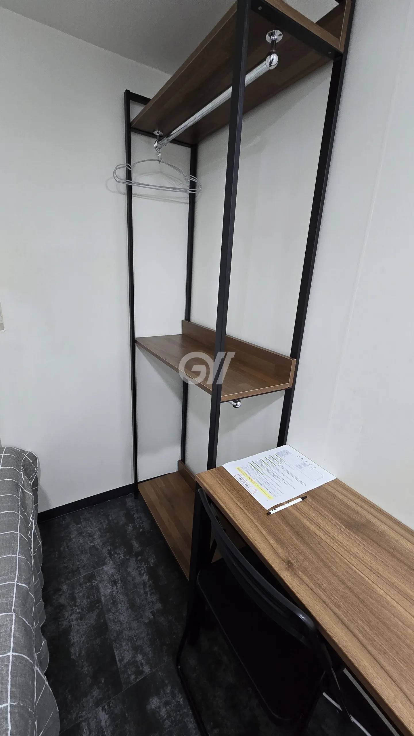 Deluxe Room 401 (Deposit 100,000 won) — photo 2 of 4