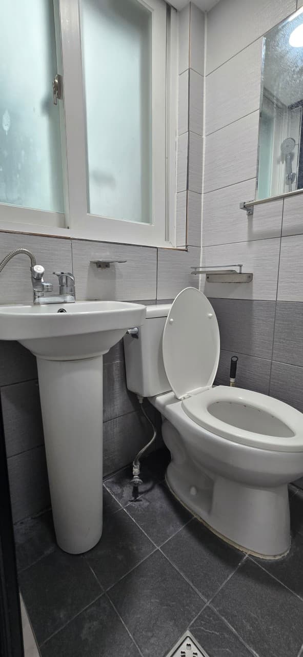 Standard Room 306 / Female-Only (Deposit: 100,000 KRW) — photo 2 of 7