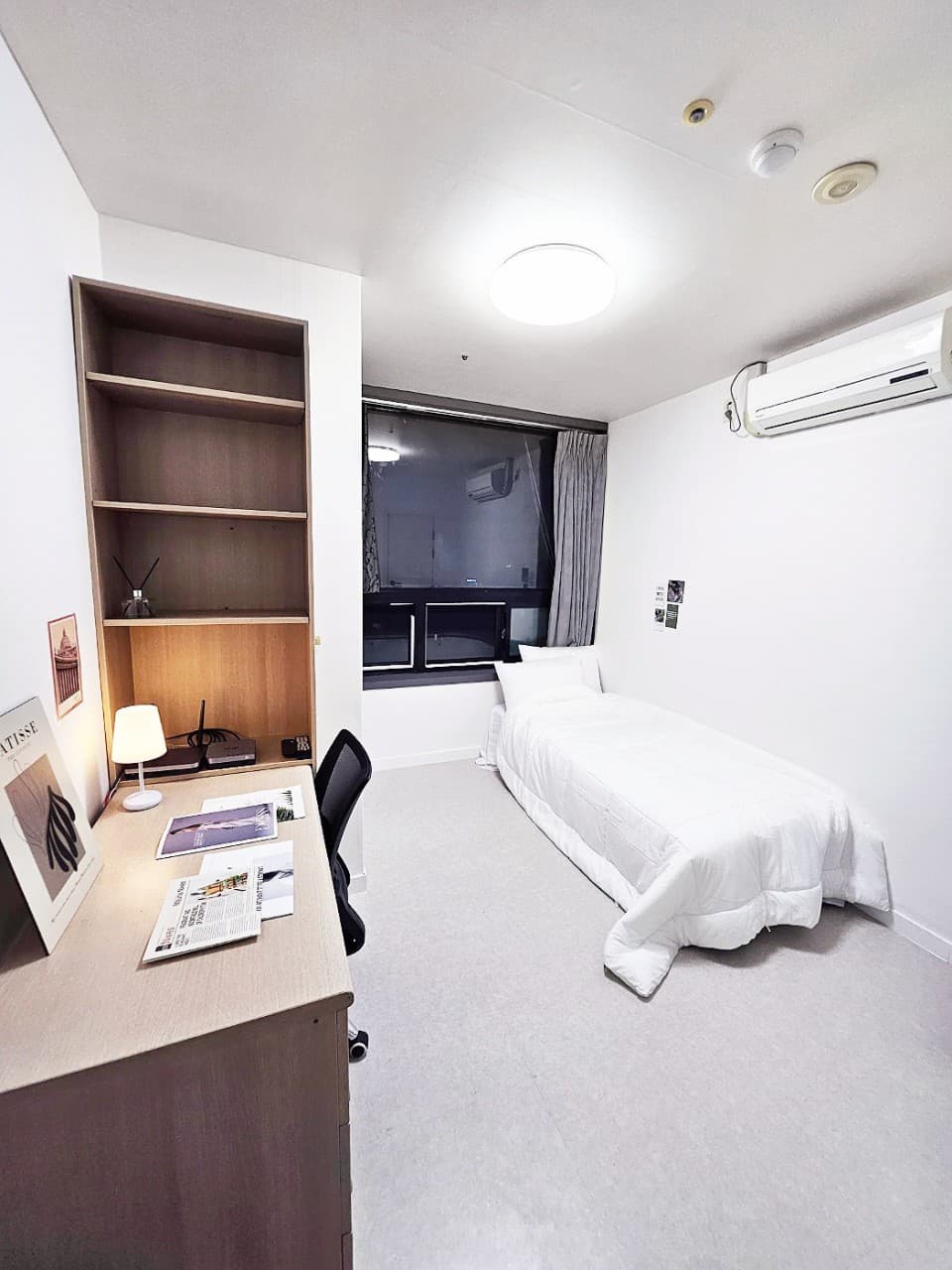 Suite (Deposit 100,000 won) — photo 1 of 3