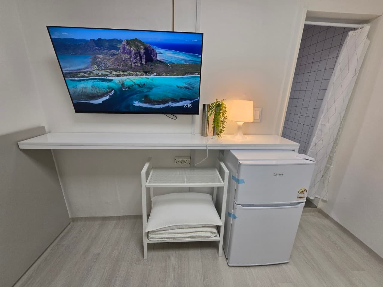 Standard Room (A) - Deposit 200,000 Won — photo 1 of 8
