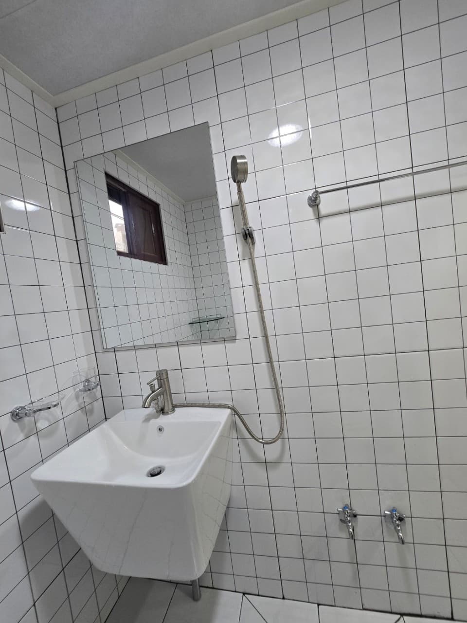 Standard Room (A) - Deposit 200,000 Won — photo 8 of 8