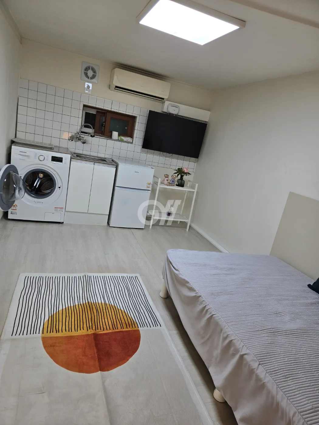 Standard Room B -- Deposit 200,000 Won — photo 2 of 6