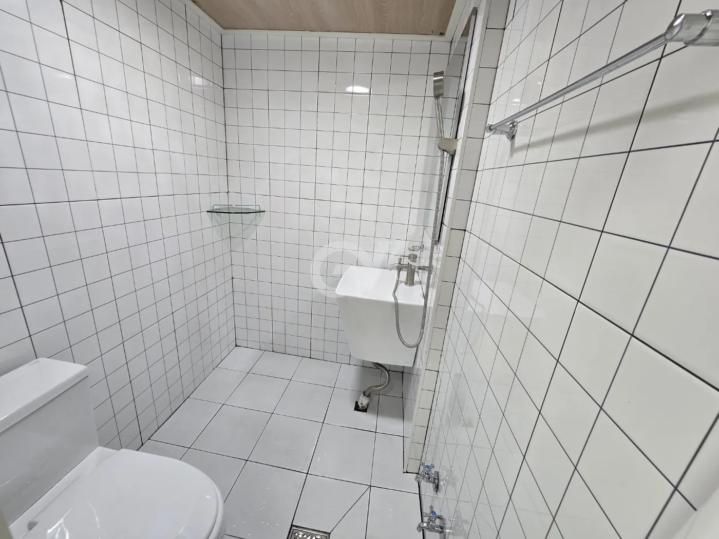 Standard Room B -- Deposit 200,000 Won — photo 1 of 6