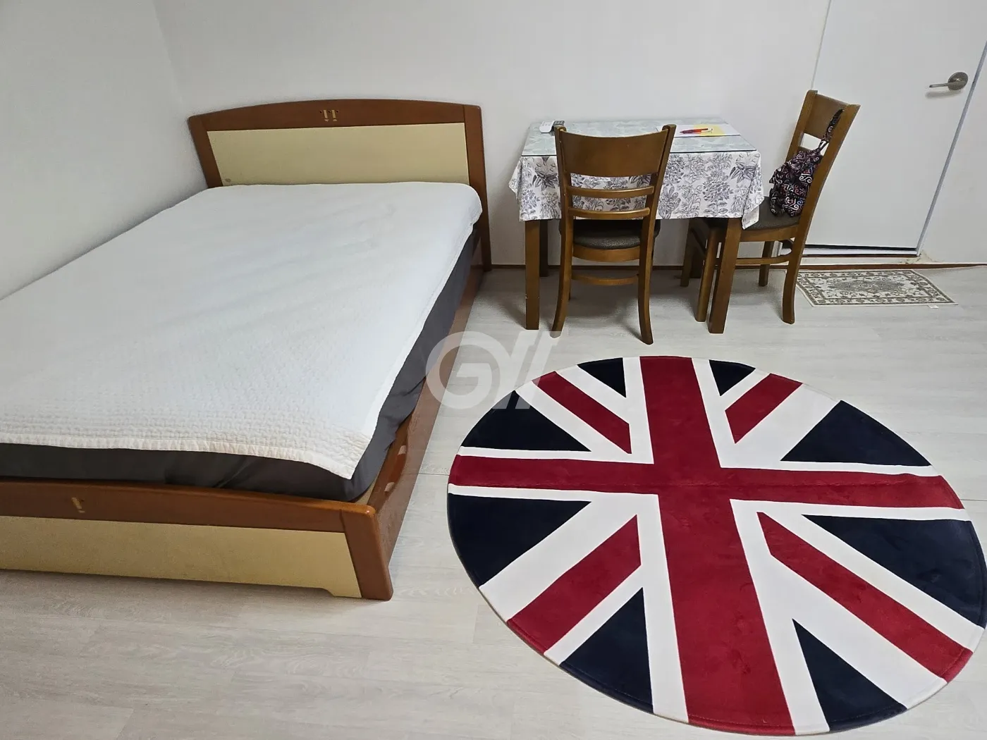 Premium Room (Deposit 200,000 won) — photo 2 of 5