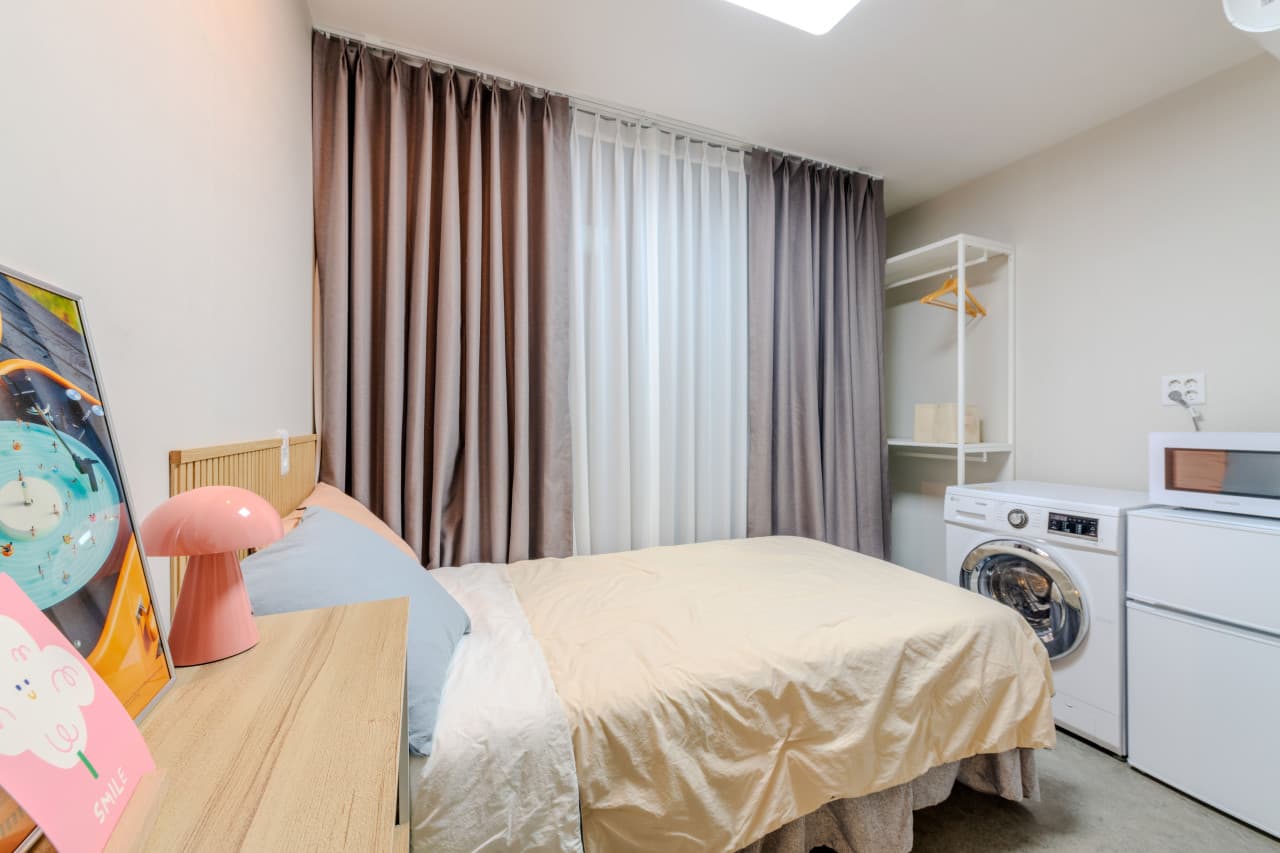 Room A (Deposit 500,000 KRW) — photo 2 of 5