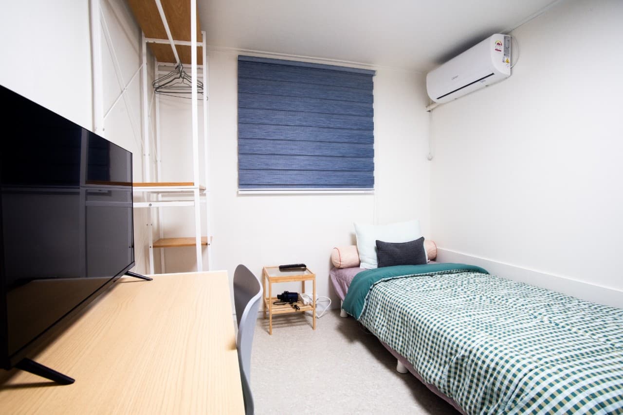 Standard Room A (Deposit 550,000 KRW) — photo 1 of 2
