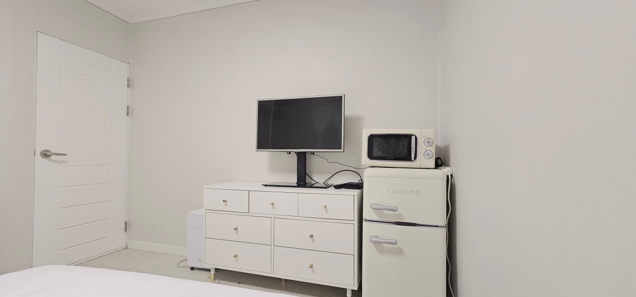 Deluxe Room (Deposit 750,000 Won) — photo 3 of 3