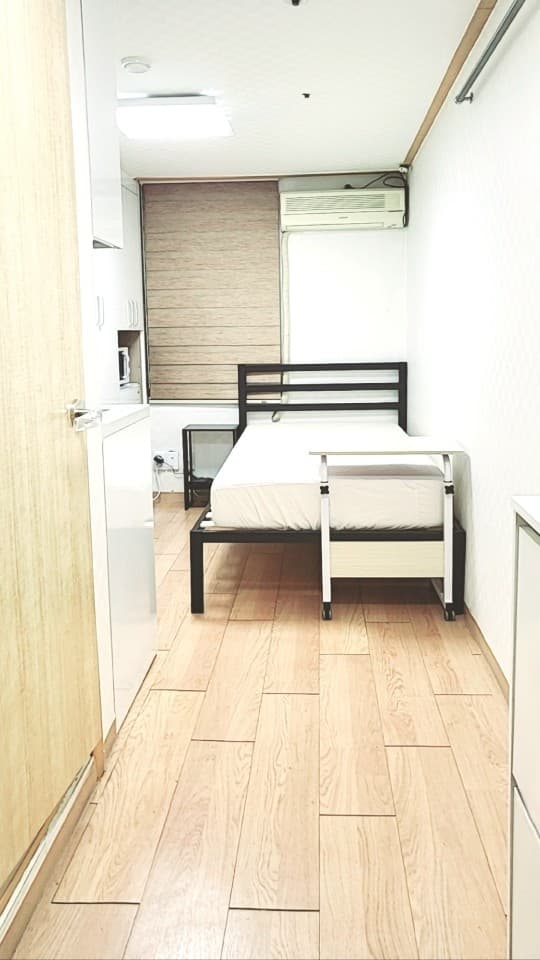 싱글즈 캐슬 대치선릉점 — photo 2 of 16