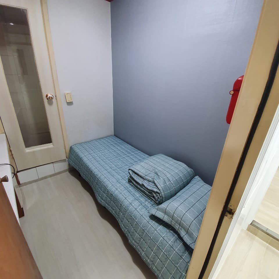 Studio with Exterior Window (Deposit: 100,000 won) — photo 10 of 10