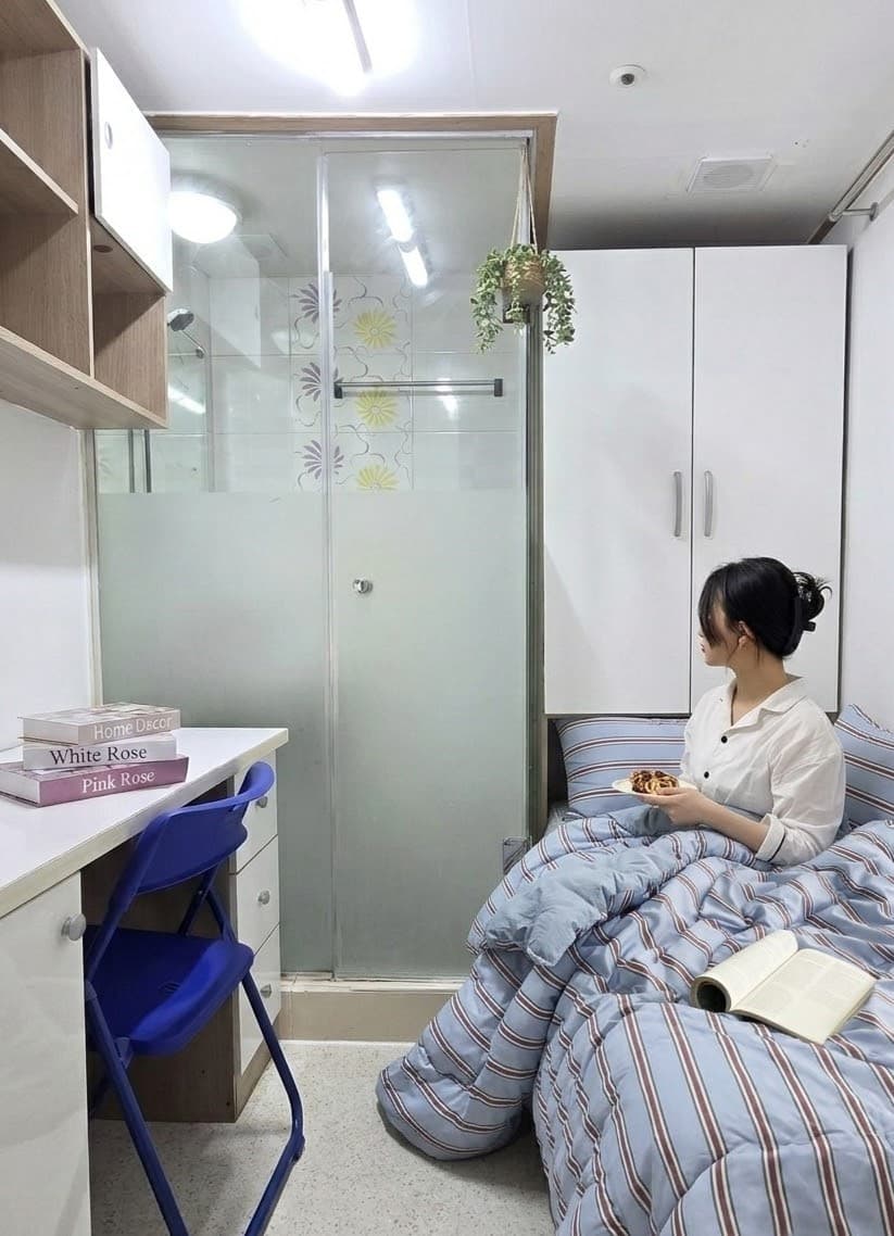 S1 (Shower, Interior Window) - Deposit 100,000 Won β photo 1 of 14