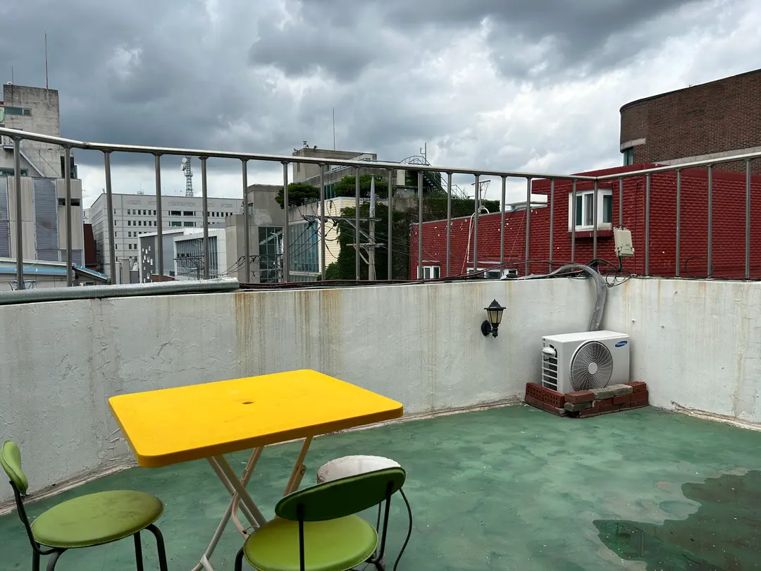 Hyehwa Station 3-Room 4-Bed 4th Floor House with Terrace — photo 14 of 14