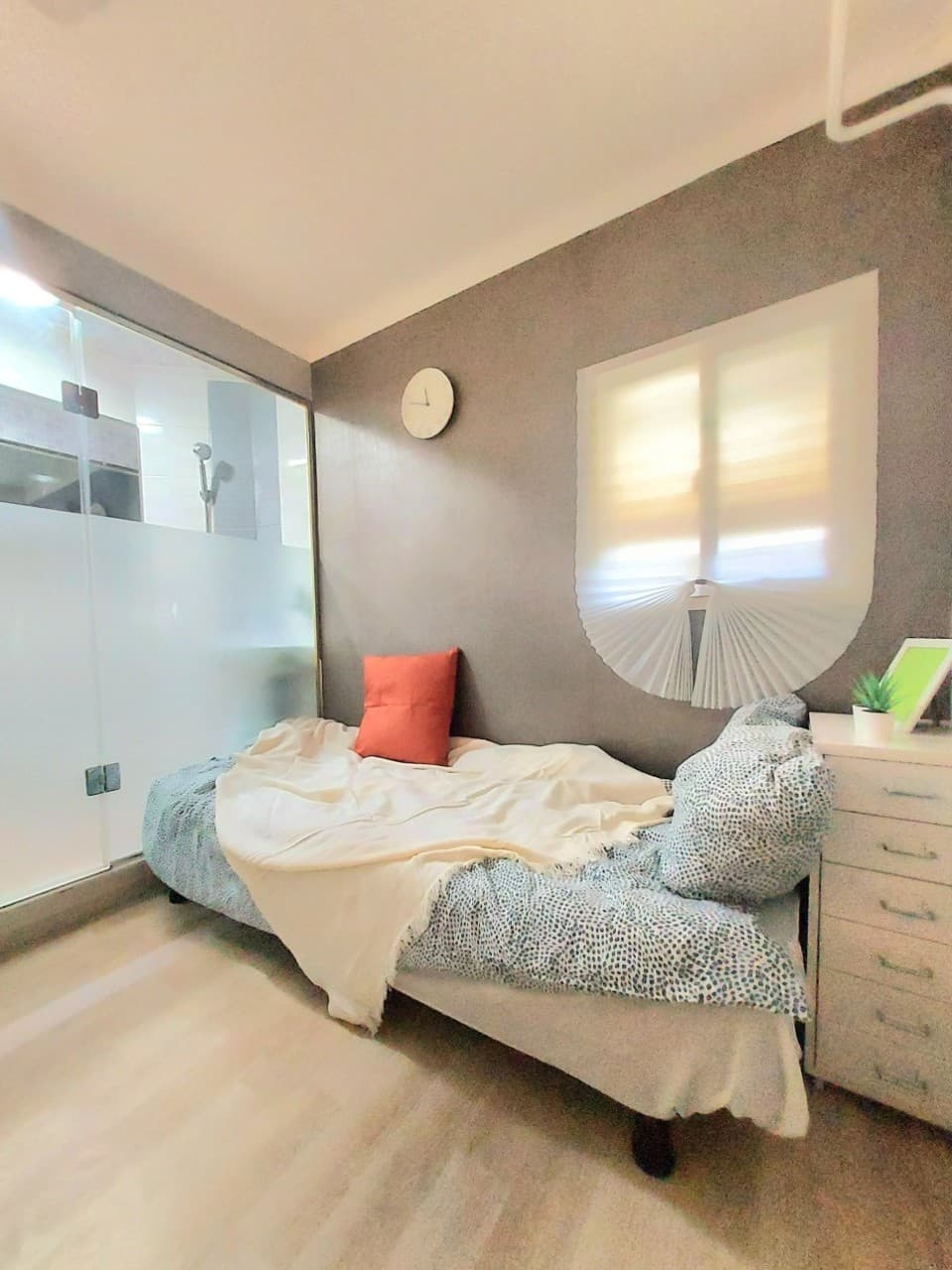 Units 217, 206, 202, 205, 218 Studio Type (Deposit 100,000 won) — photo 1 of 11