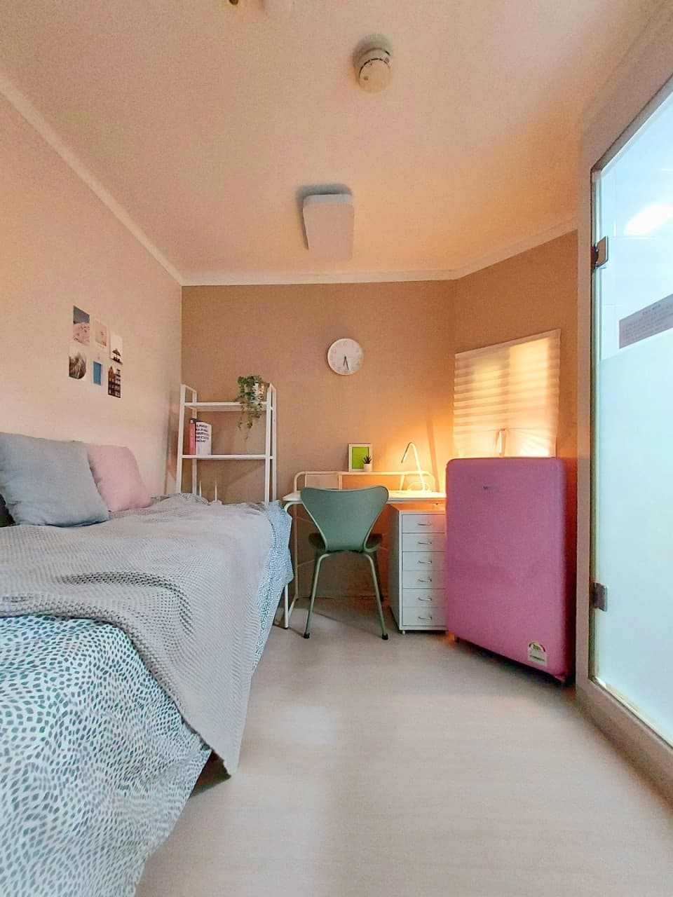 Room 305 (Deposit 200,000 won) — photo 2 of 2