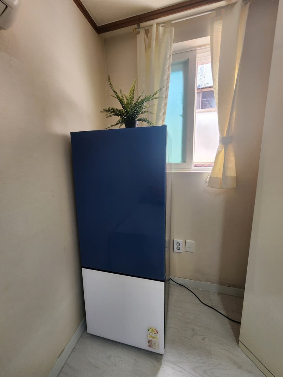 2-Person Room with Han River View (Deposit: 100,000 KRW) — photo 4 of 4