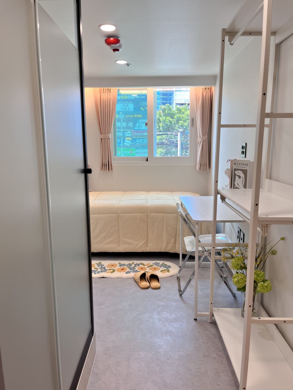 Standard Room A (Deposit: 200,000 won) — photo 1 of 10
