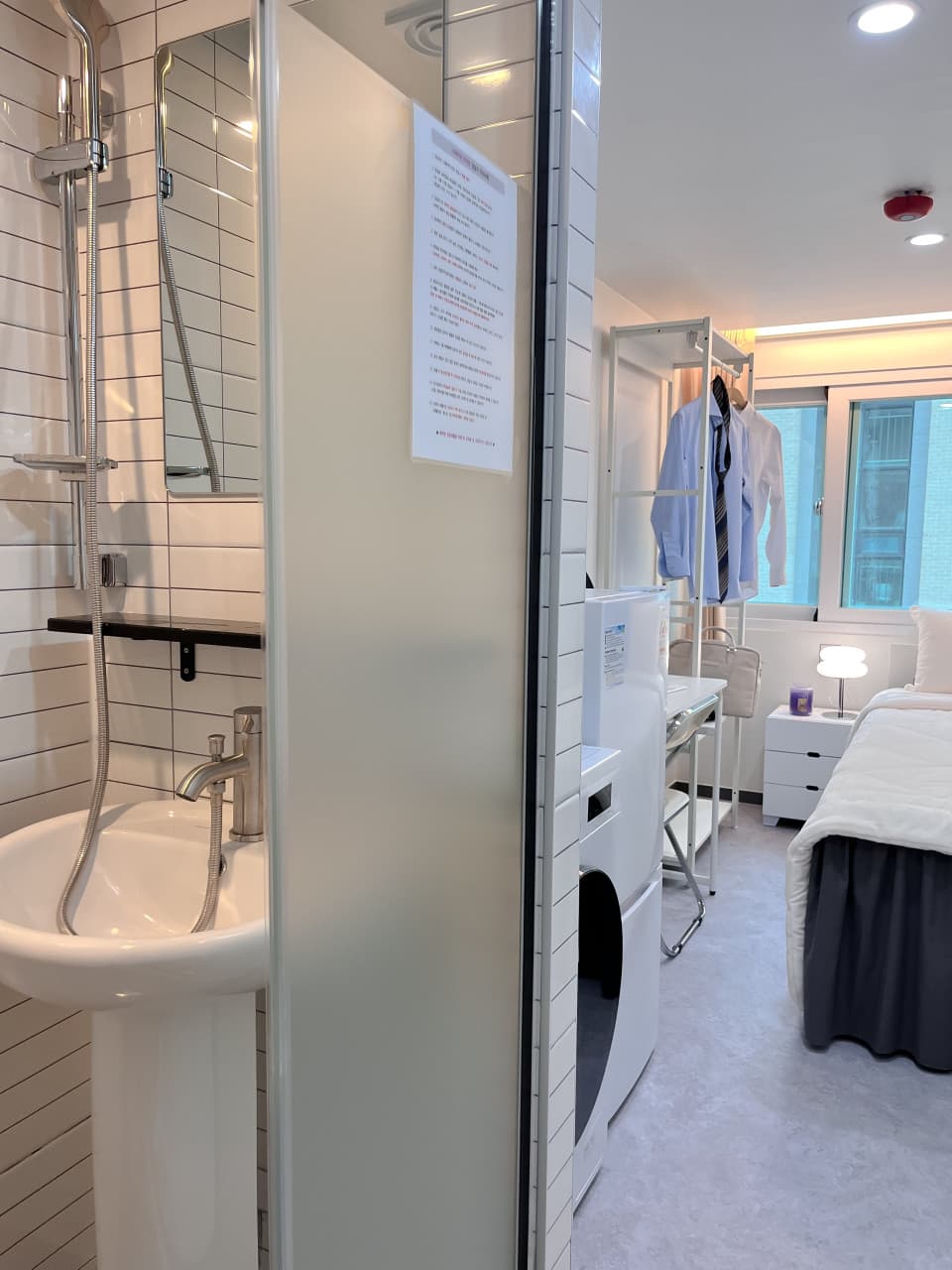 Fully Furnished Studio Room Type A (Deposit 300,000 KRW) — photo 1 of 10