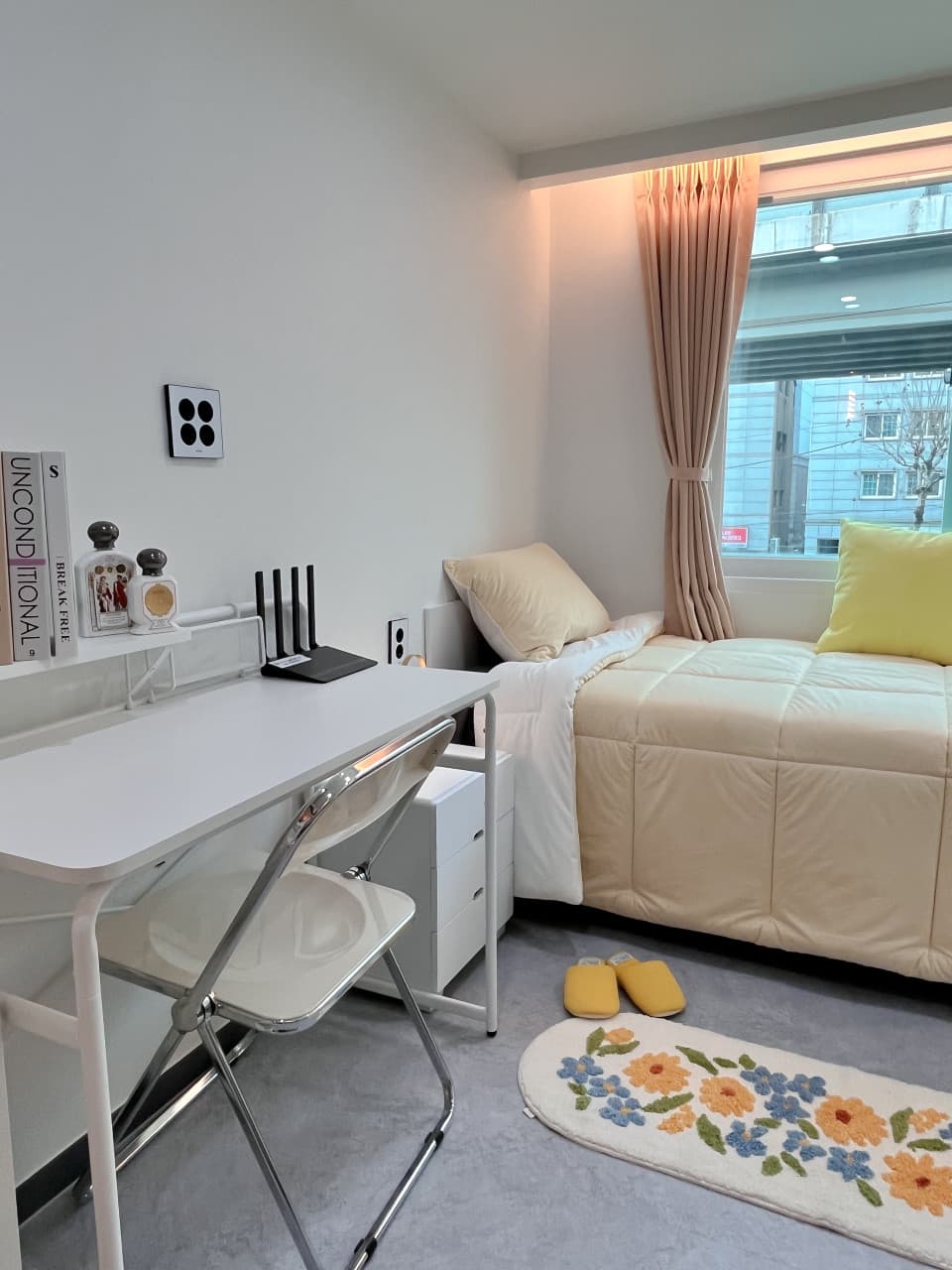 Fully Furnished Studio Room Type B (Deposit 300,000 KRW) — photo 2 of 10