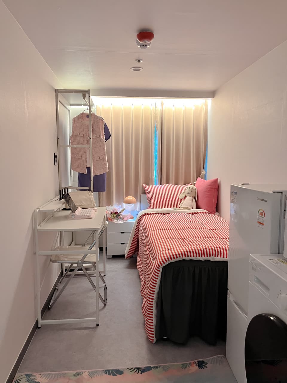 Fully Furnished Studio Room Type C (Deposit 300,000 Won) — photo 9 of 9