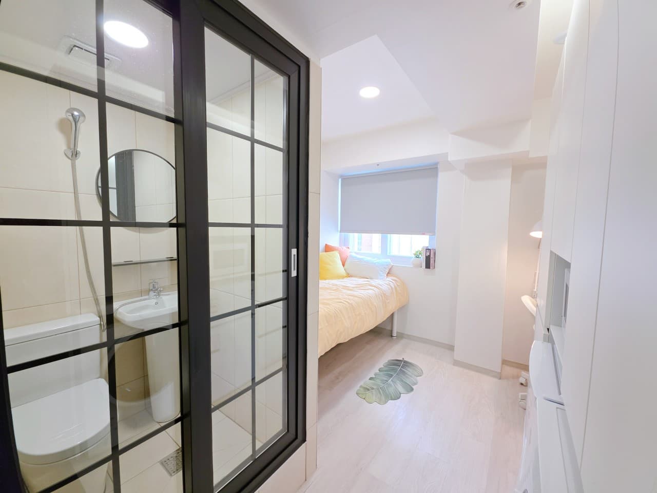 Standard Studio (Monthly 850,000–1,000,000 KRW) -- Deposit 300,000 KRW — photo 2 of 11